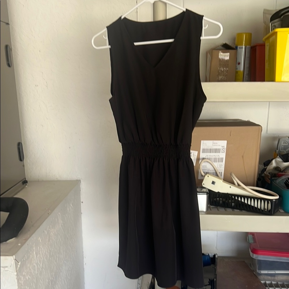 Black V-Neck Sleeveless Midi Sundress